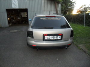 A6-Hi-mit-schwarzen-Rleuchten[1]